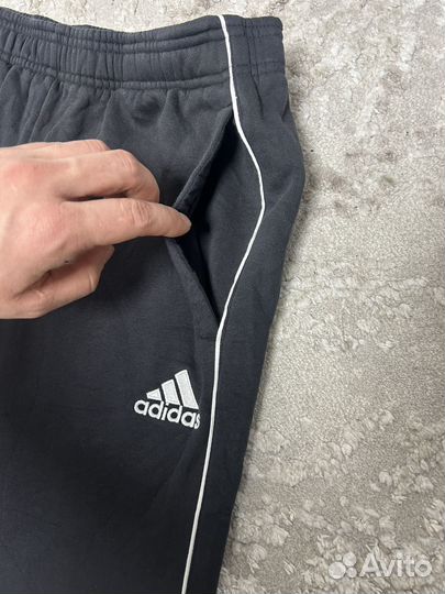 Спортивные штаны adidas M