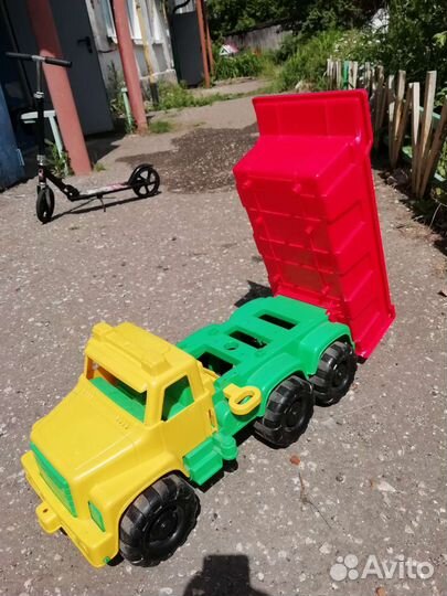 Большой грузовик игрушка