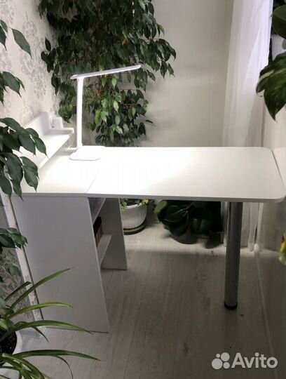 Стол маникюрный складной