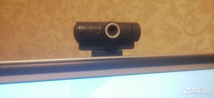 LCD-монитор Benq co встроенными колонками и вебкой