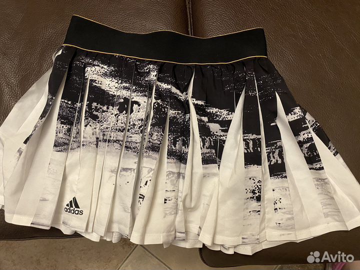 Женский теннисный костюм Adidas