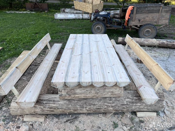 Столы из цельного дерева