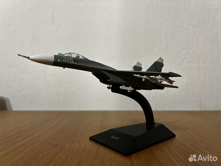 Модель самолета Су-27