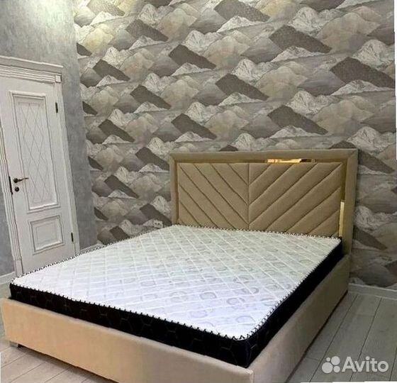 Кровать с подъемным механизмом двуспальная