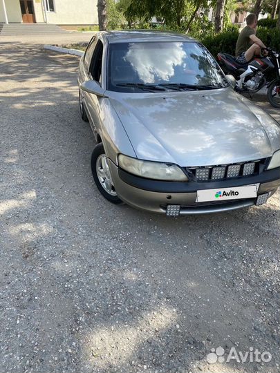 Opel Vectra 2.0 МТ, 1998, 222 222 км