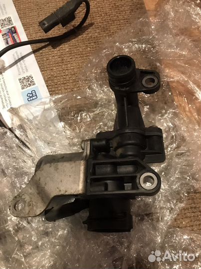 Клапан системы охлаждения Мерседес мл 164 6.3 Амг