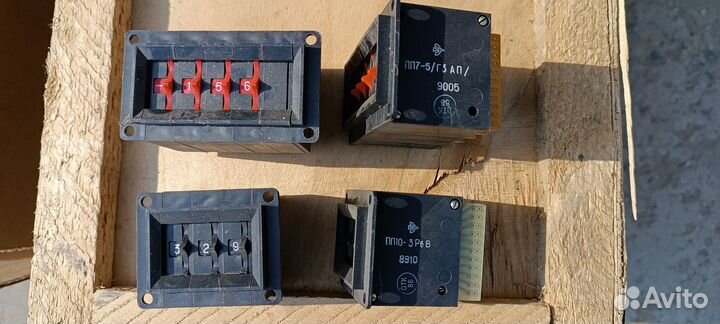 Переключатели тумблеры кнопки клемники СССР