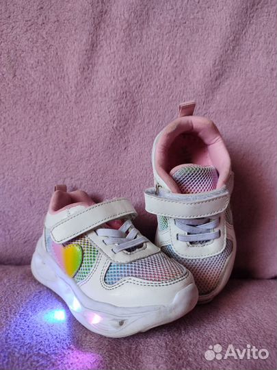 Кроссовки детские 24 размер
