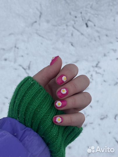 Модель на маникюр