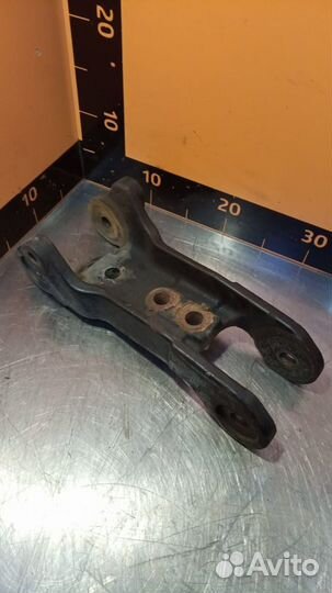 Кронштейн крепления стабилизатора кабины \renault