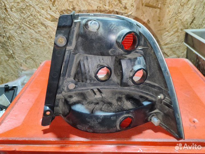 Фонарь задний левый Honda Civic