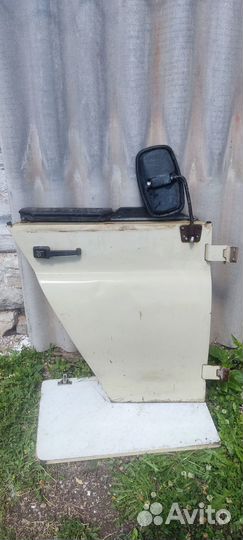 Передняя правая дверь УАЗ 469/Хантер