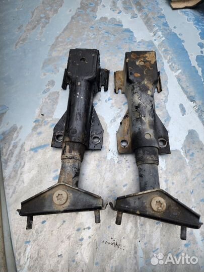 Отбойники бампера бмв е34