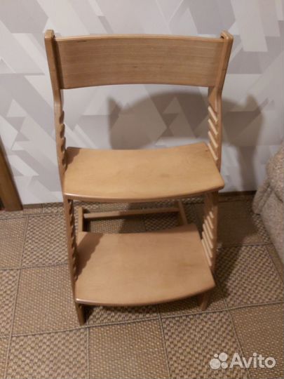 Детский деревянный стульчик