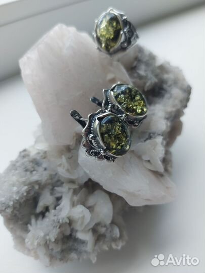 Комплект украшений с янтарём