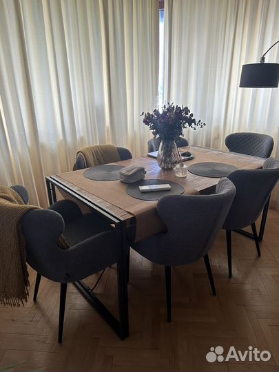 Стол из натурального дерева