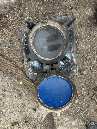 Судовые двери