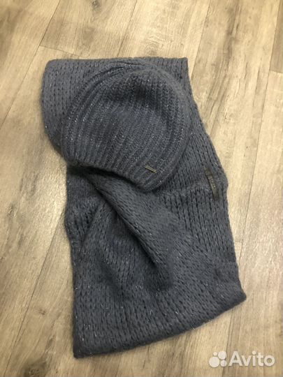 Комплект Guess шапка и снуд женский зима