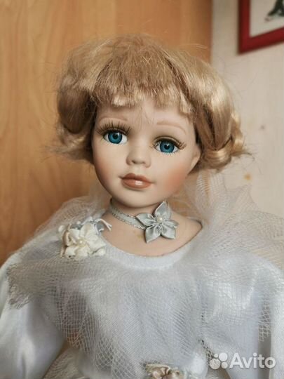 Кукла фарфоровая коллекционная 40см