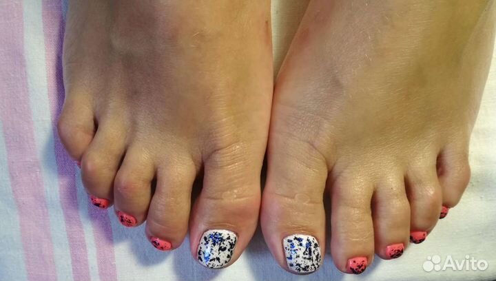 Маникюр и педикюр