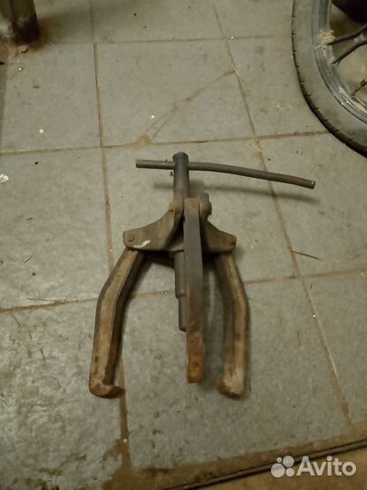 Съёмник трёхлапый СССР