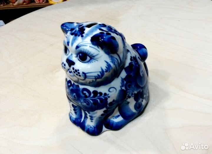 Продаются сувенирные фигурки из гжели