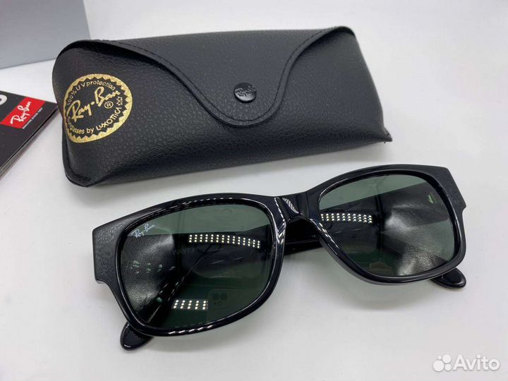 Солнцезащитные очки Ray Ban