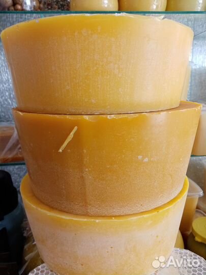 Воск пчелиный продам