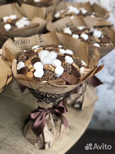 Сладкие букеты из конфет подарок учителю 8 марта