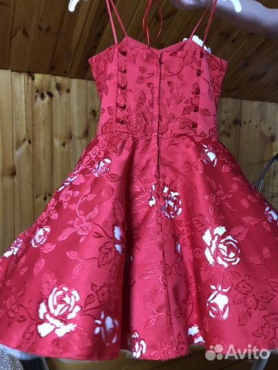 Платье очень красивое