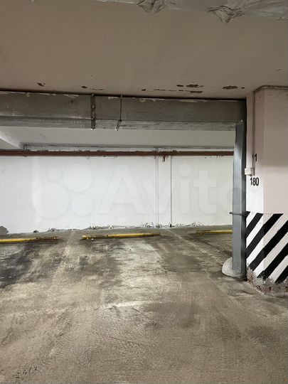 Машиноместо, 16 м²