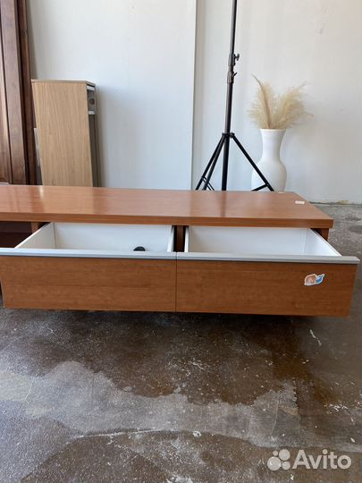 Полка Red Apple