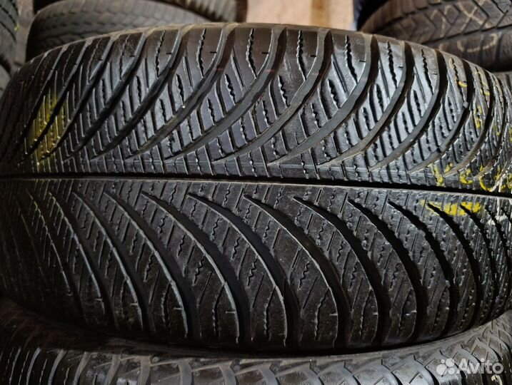 Goodyear Vector 4Seasons 235/55 R17