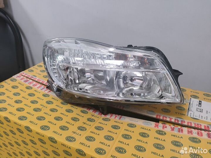 Фара правая\Левая Опель Инсигния 08- оригинал нов