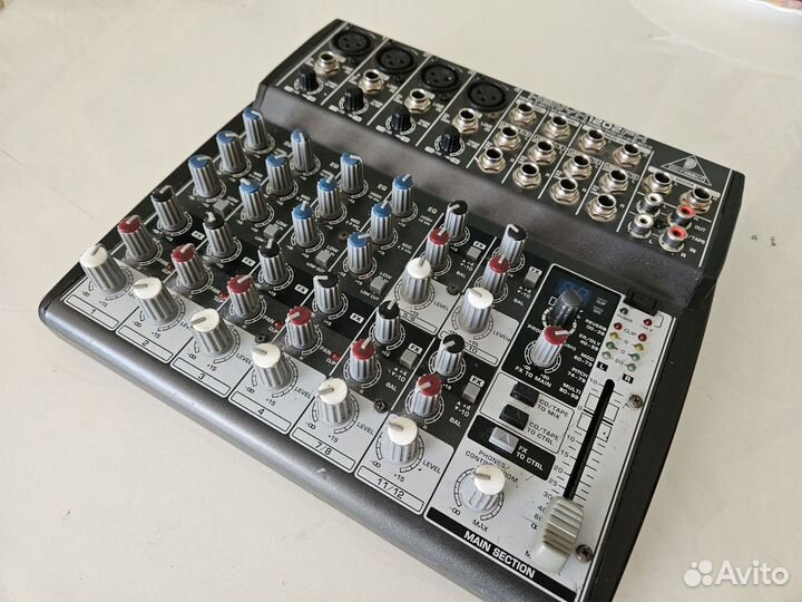 Микшерный пульт behringer 1202FX