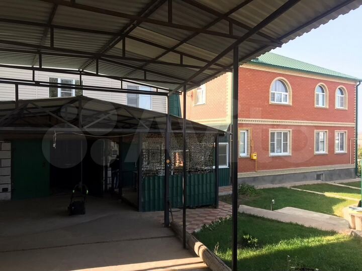 Дом 228 м² на участке 11 сот.