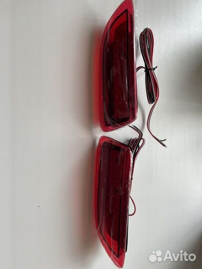 Светодиодные стоп сигналы заднего бампера Toyota