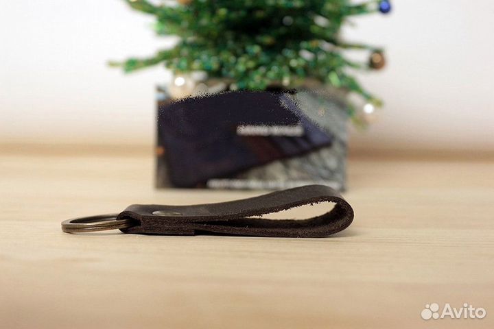 Брелок для ключей из кожи helford коричневый