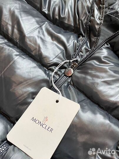 Пуховик Moncler