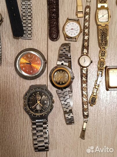 Куча наручных часов