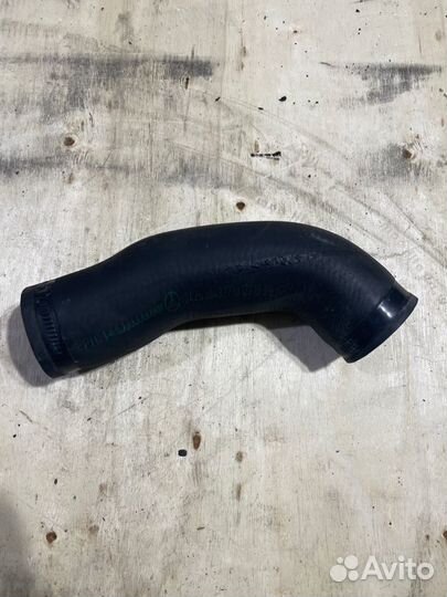 Патрубок системы охлаждения Mercedes-Benz E-Class