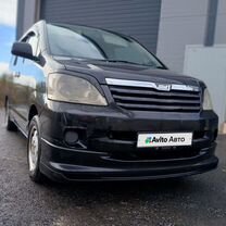 Toyota Noah 2.0 AT, 2004, 120 000 км, с пробегом, цена 660 000 руб.