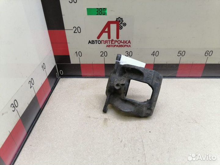 Суппорт передний правый Mercedes-Benz Gla