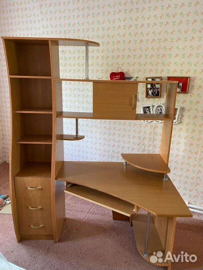 Компьютерный стол