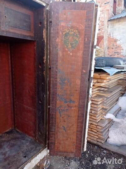 Сейф старинный