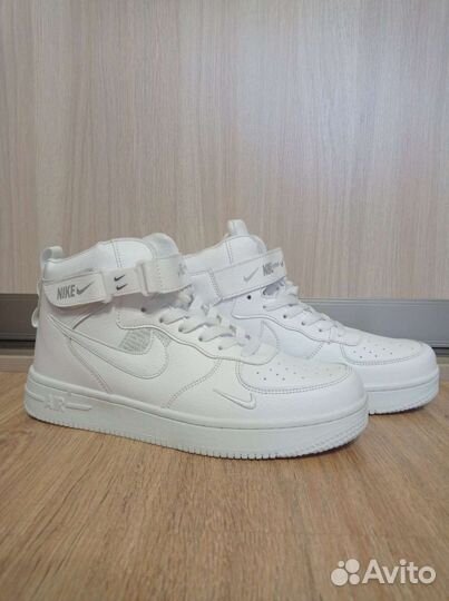 Кроссовки Nike новые 41