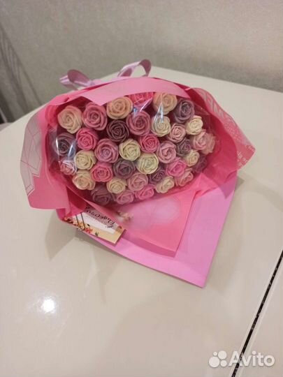 Съедобный букет из 37 шоколадных розочек