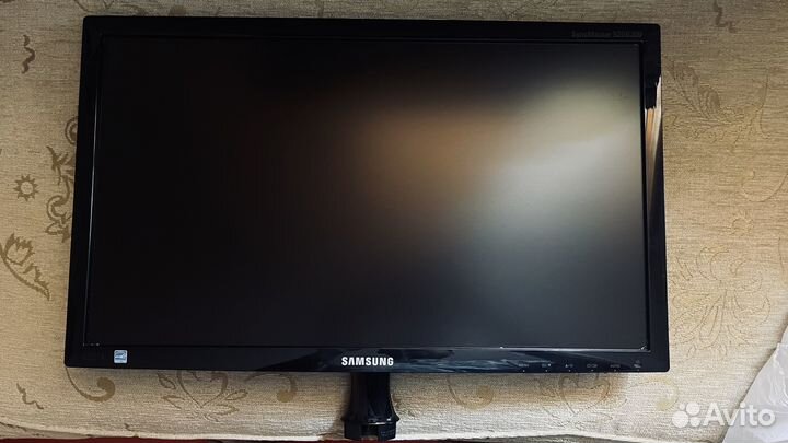 20 дюймов Samsung S20B300N 24 17 1600x900 21 19 27