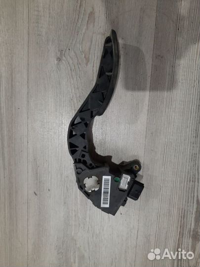 Педаль газа Renault megane 3