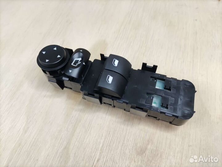 Кнопки Стеклоподъёмника Ситроен С4 Купе